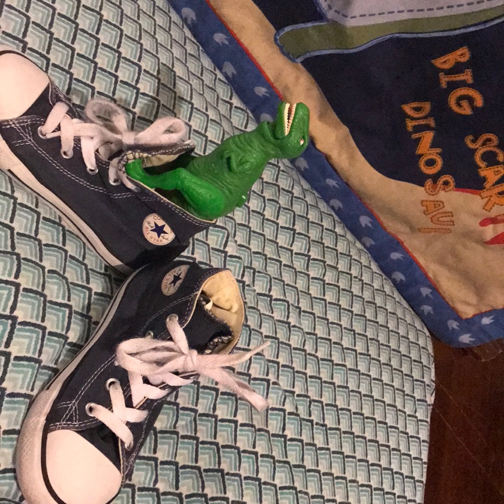 Boys Converse - Picture 2 of 4